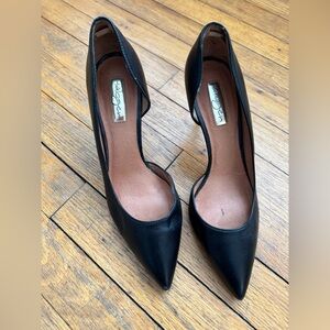 Halogen Black Pointed Toe Heels
